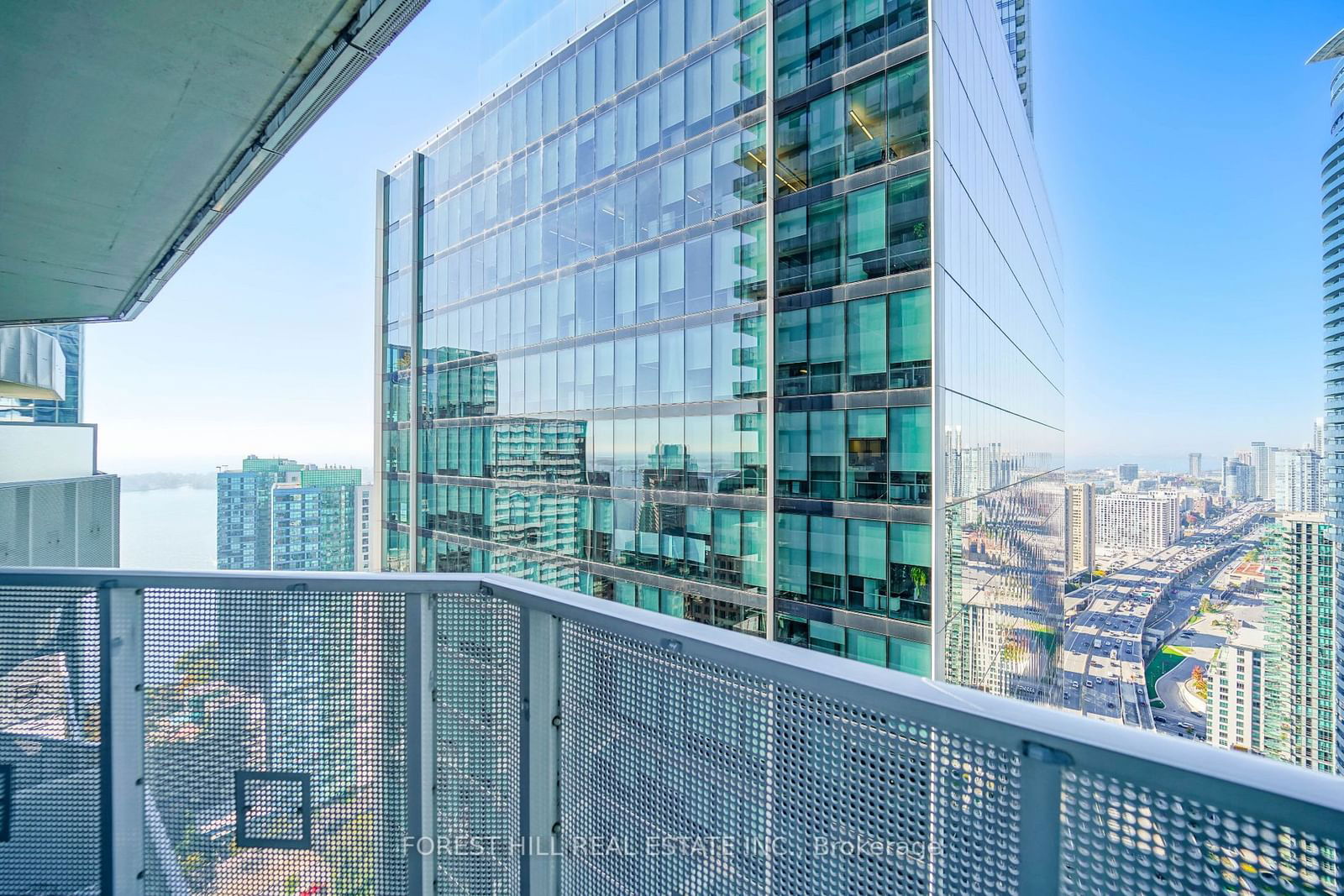 100 Harbour St, unit 3901 for sale