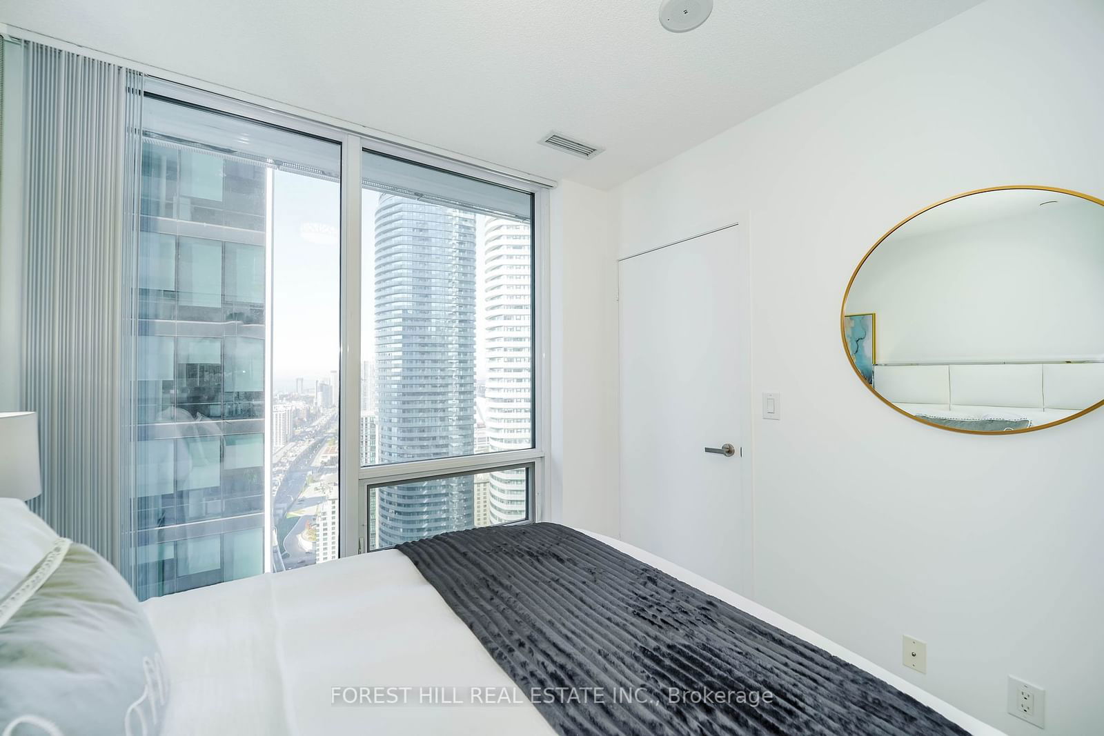 100 Harbour St, unit 3901 for sale