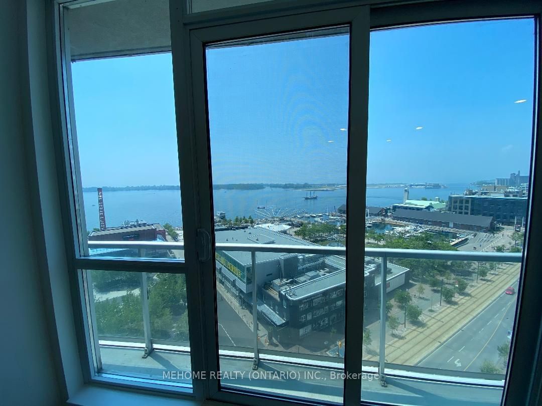 218 Queens Quay W, unit 1409 for rent