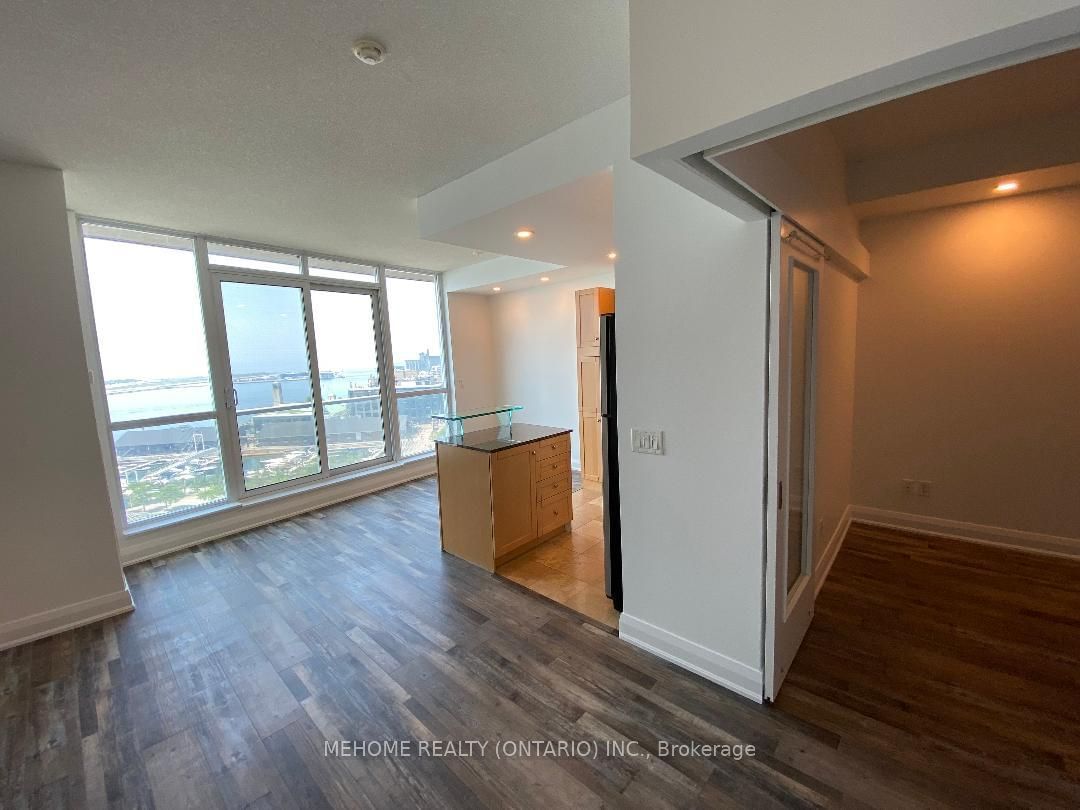 218 Queens Quay W, unit 1409 for rent