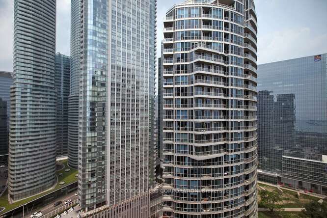 208 Queens Quay W, unit 2701 for rent