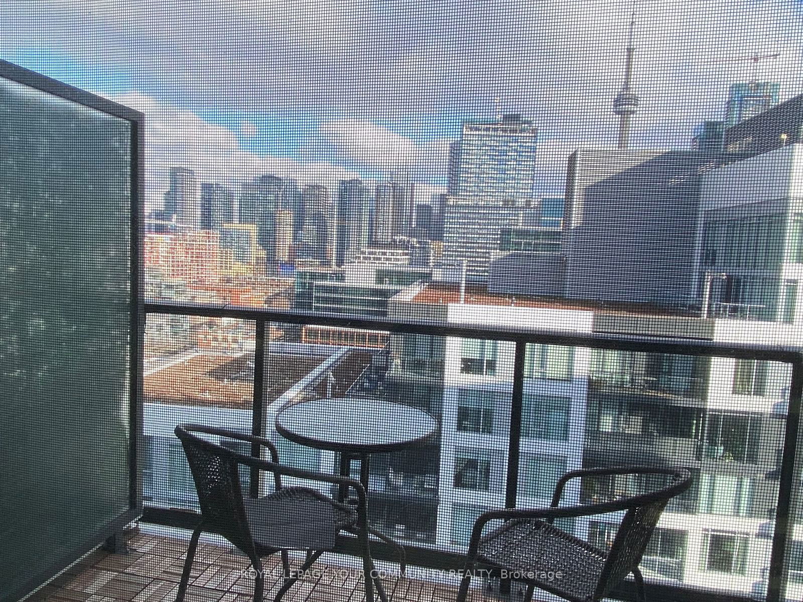 27 Bathurst St, unit 1813W for rent