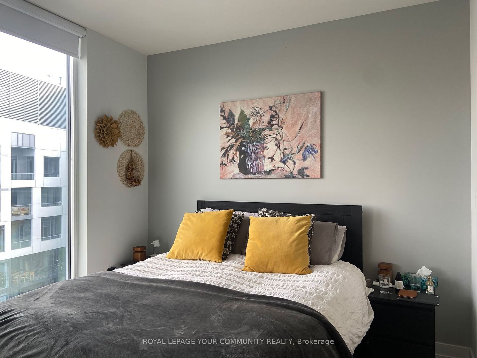 27 Bathurst St, unit 1813W for rent