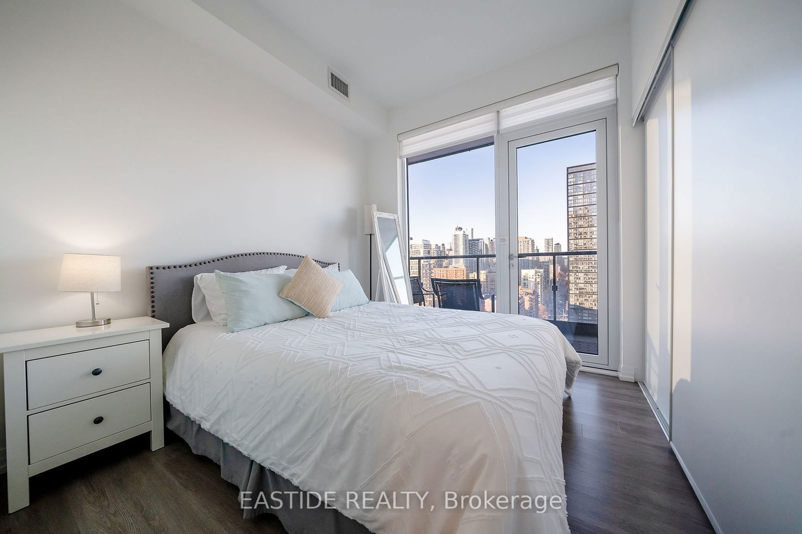 251 Jarvis St, unit 2610 for sale