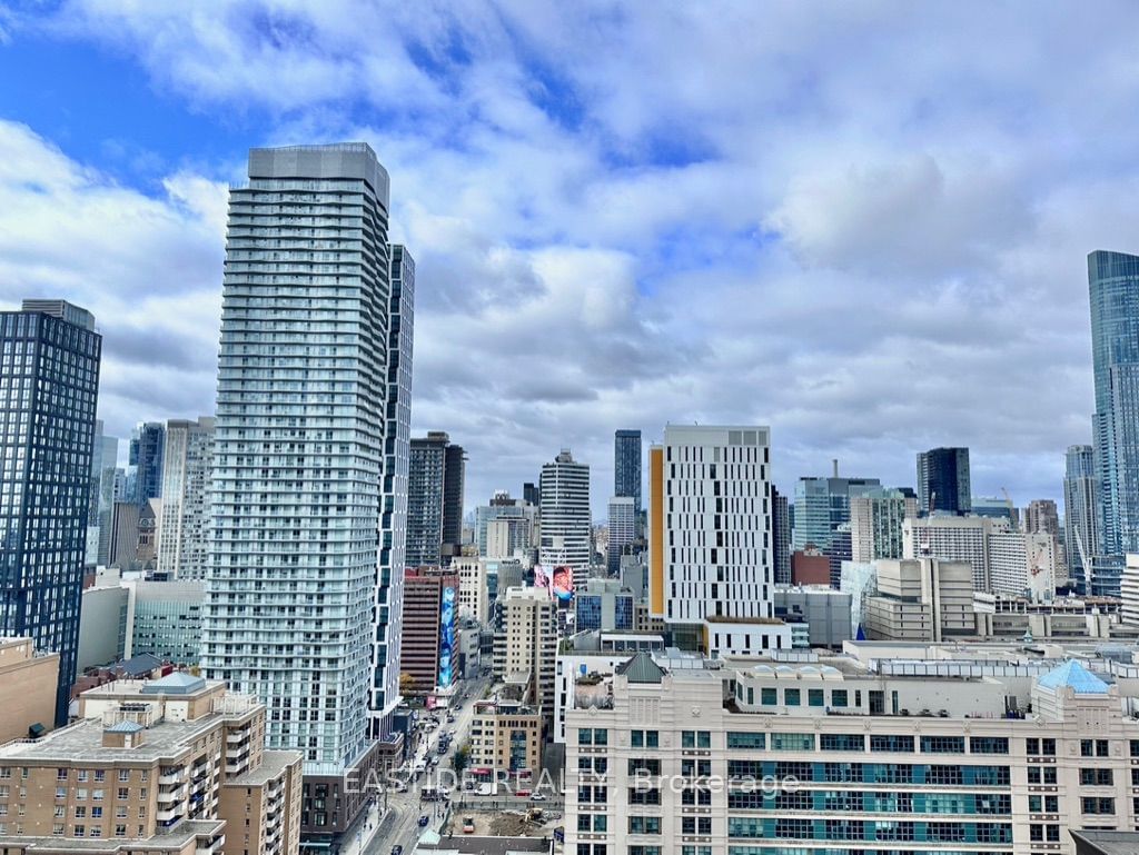 Dundas Square Gardens Condos, Downtown, Toronto