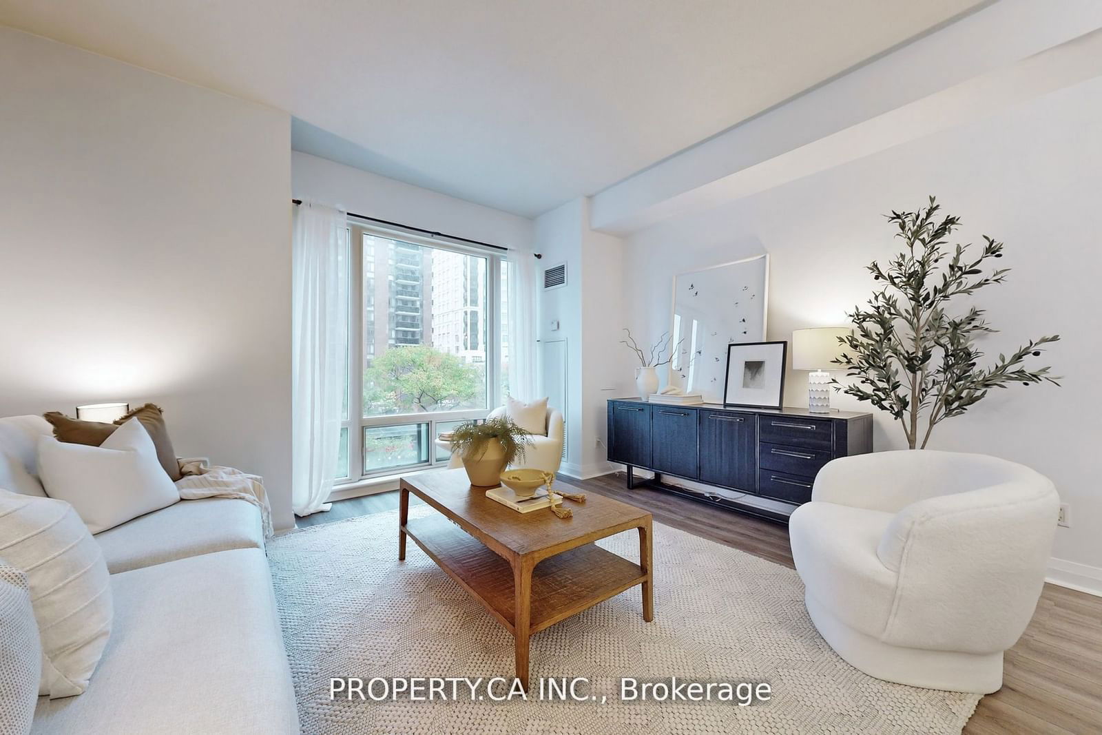 1121 Bay St, unit 301 for rent