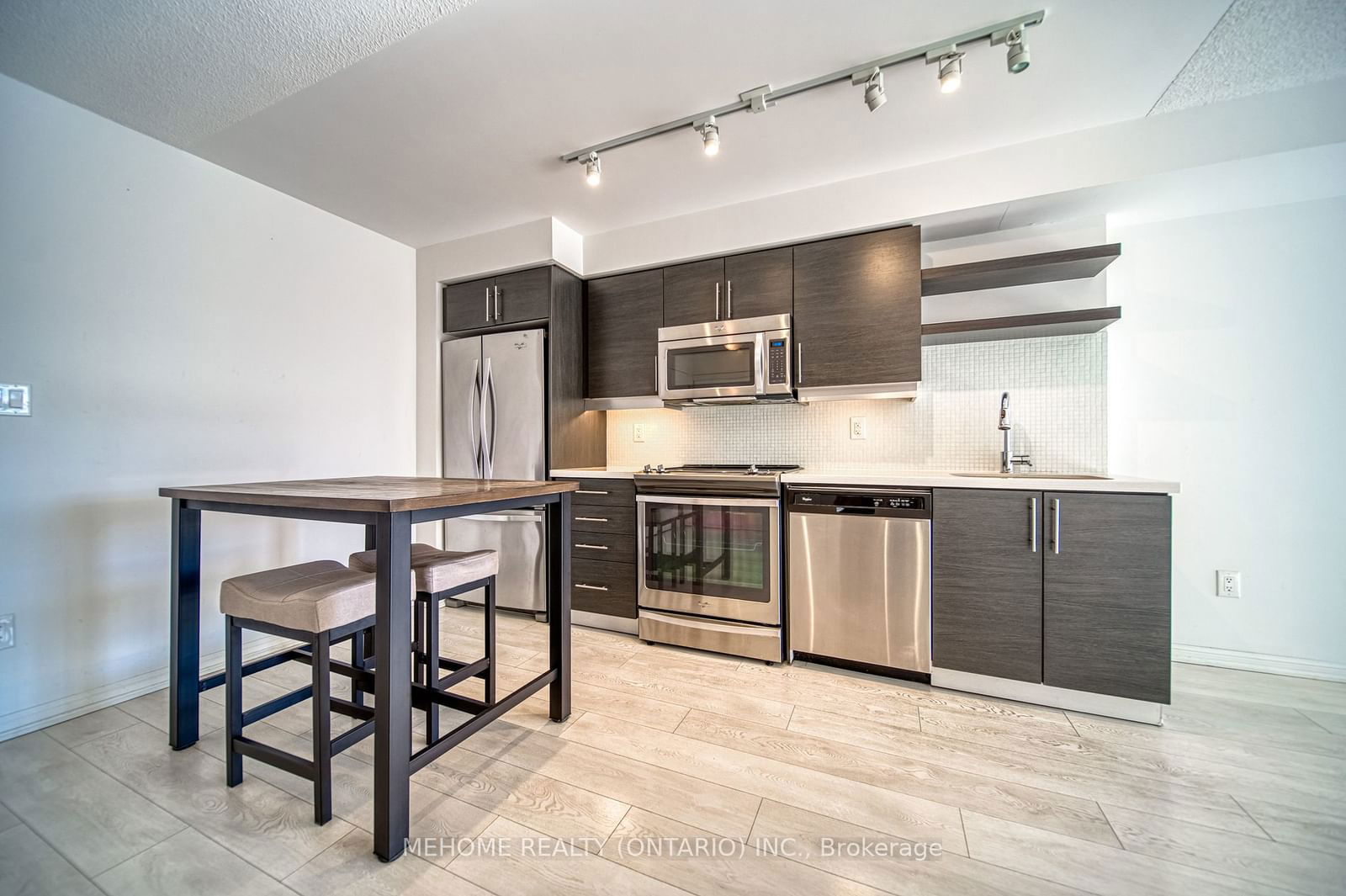 400 Adelaide St E, unit 822 for rent