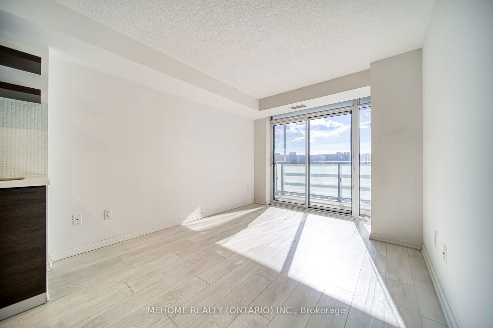 400 Adelaide St E, unit 822 for rent