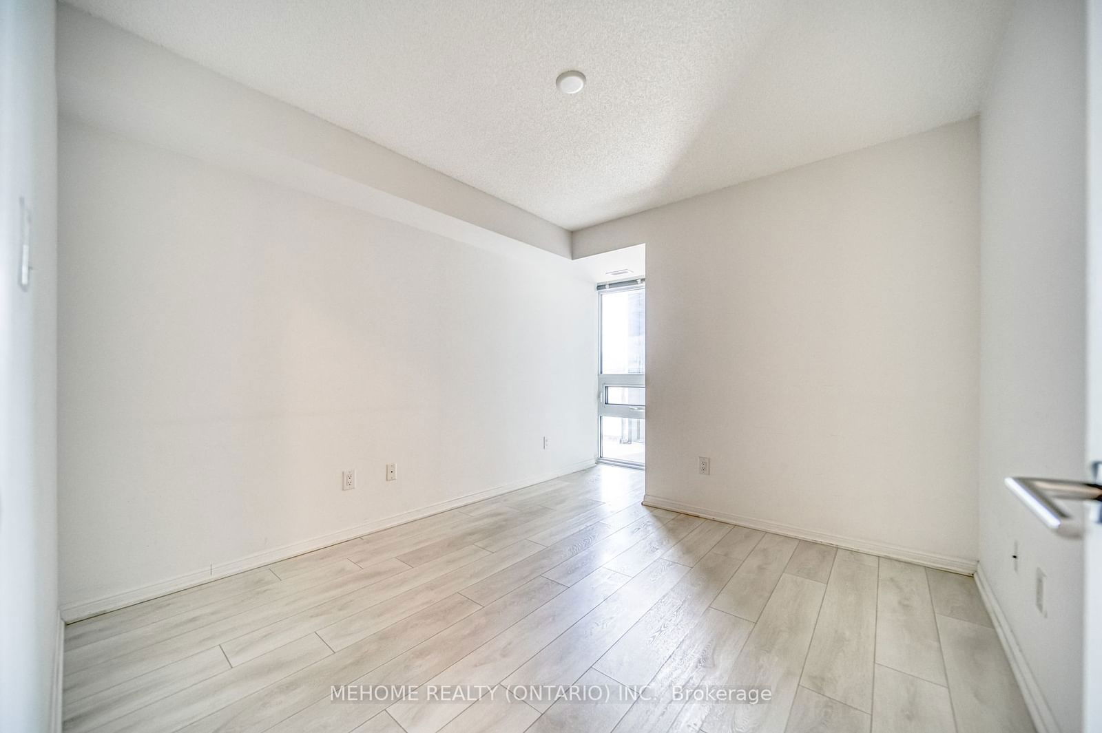 400 Adelaide St E, unit 822 for rent