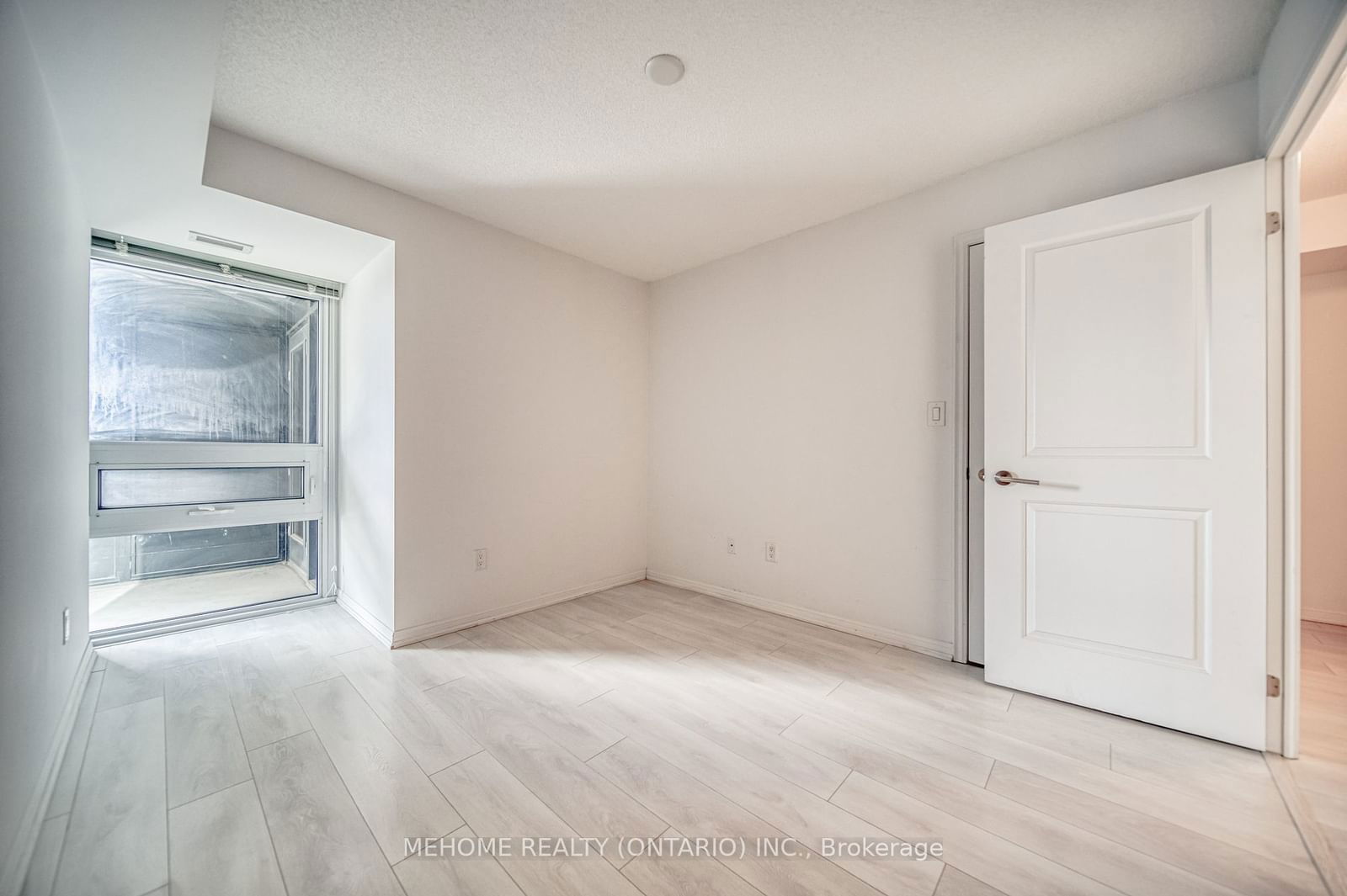 400 Adelaide St E, unit 822 for rent