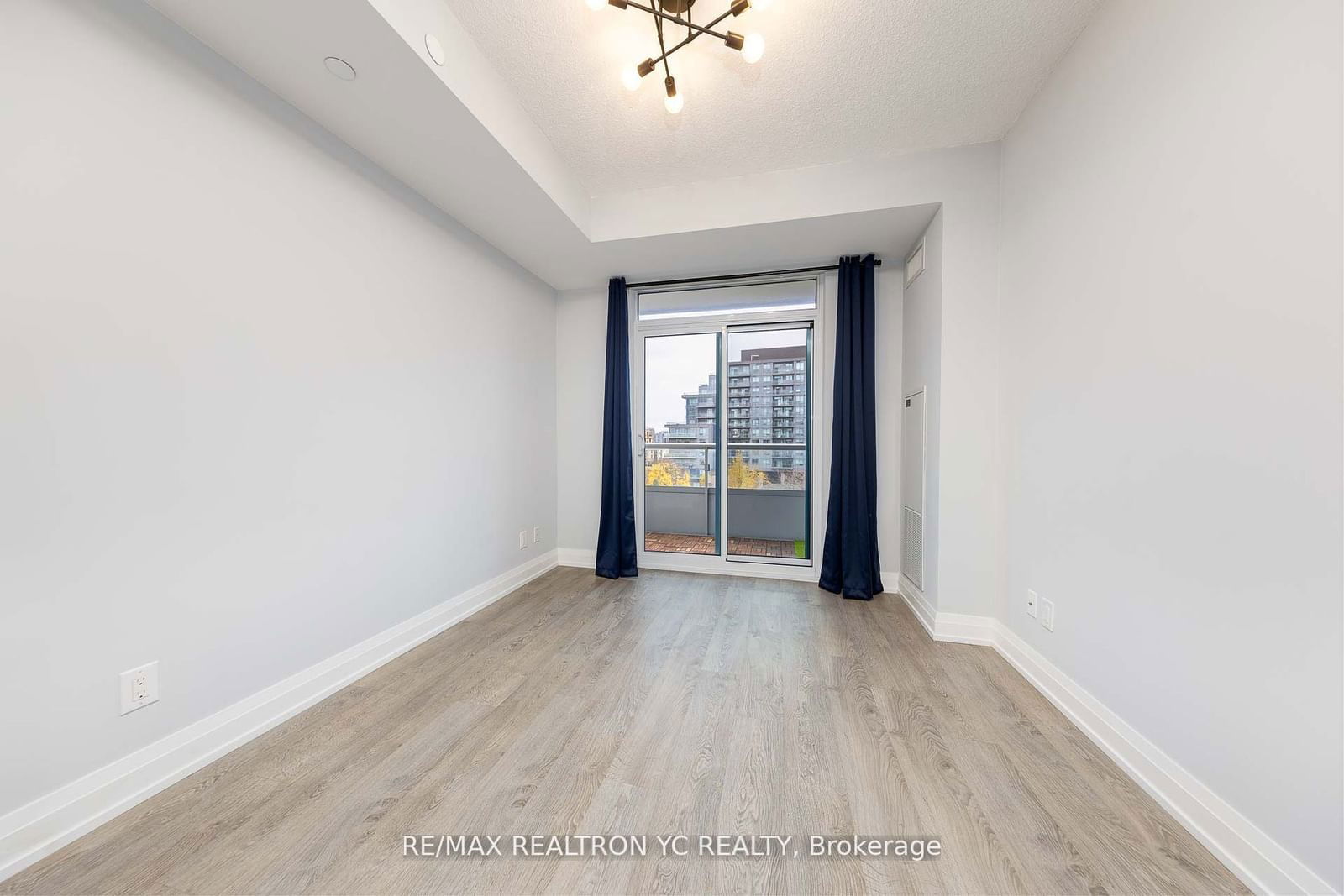 591 Sheppard Ave E, unit 812 for rent