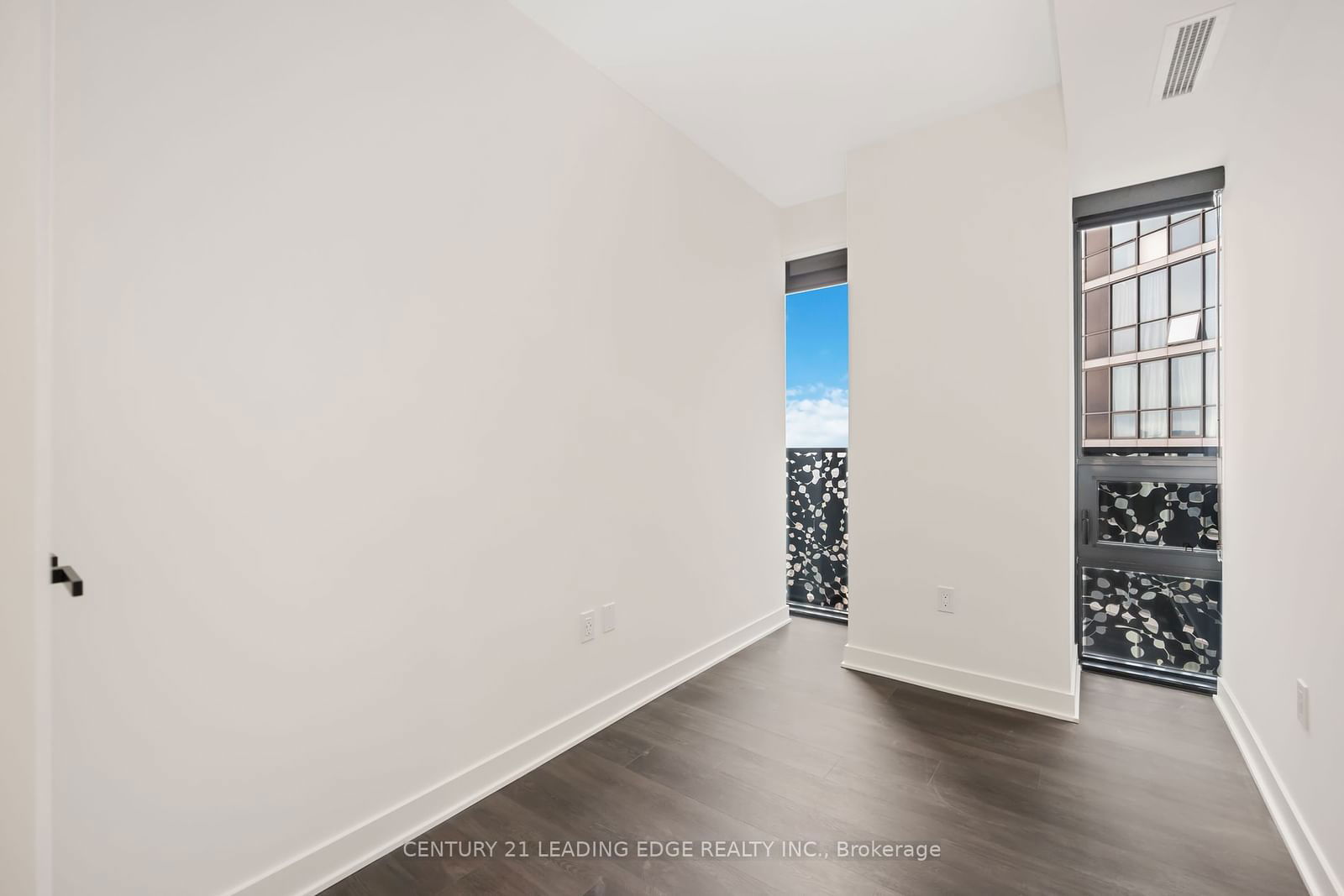 55 CHARLES St E, unit 3806 for rent