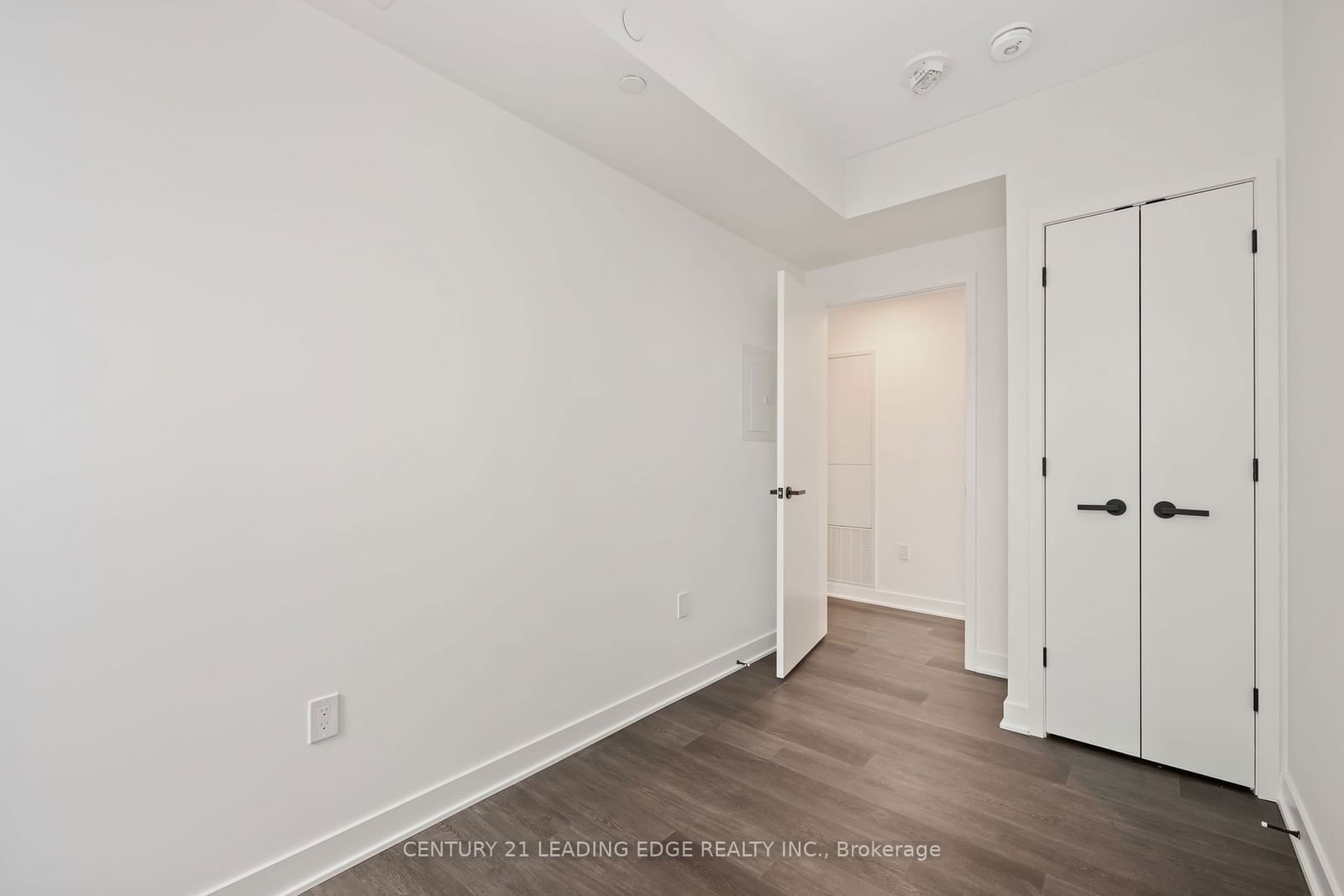 55 CHARLES St E, unit 3806 for rent