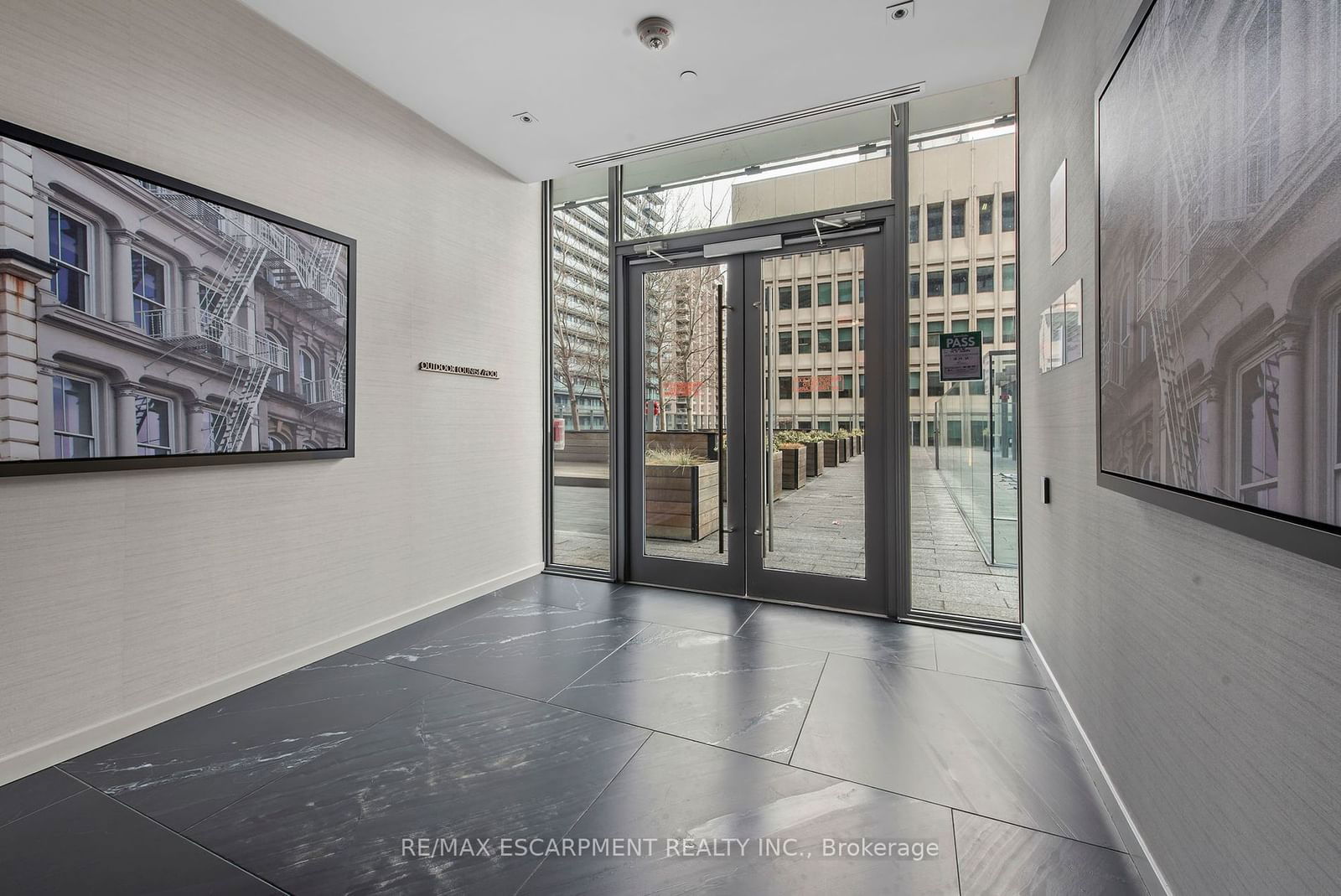 57 St Joseph St, unit 206 for sale