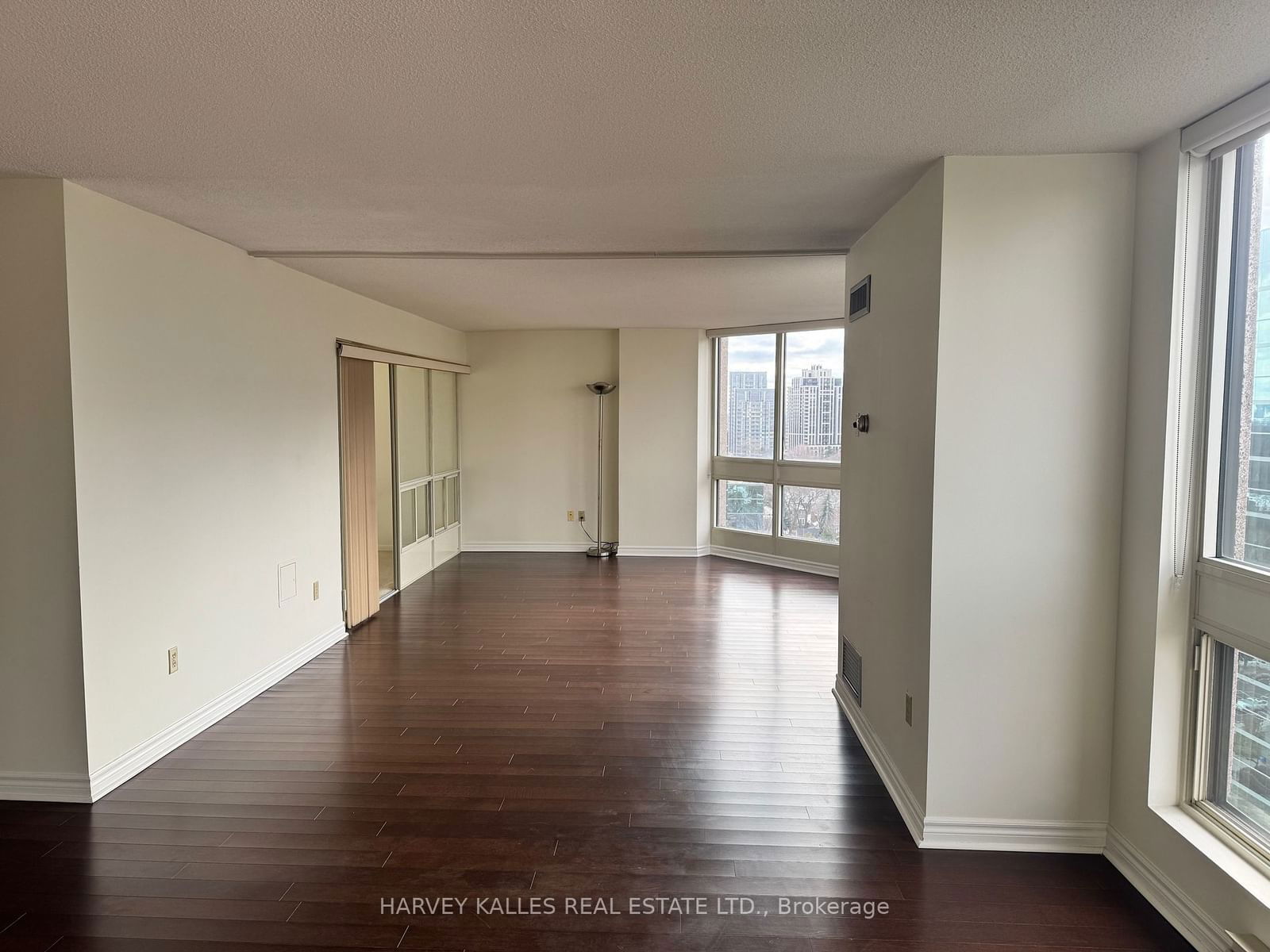 5 Kenneth Ave, unit 1706 for sale