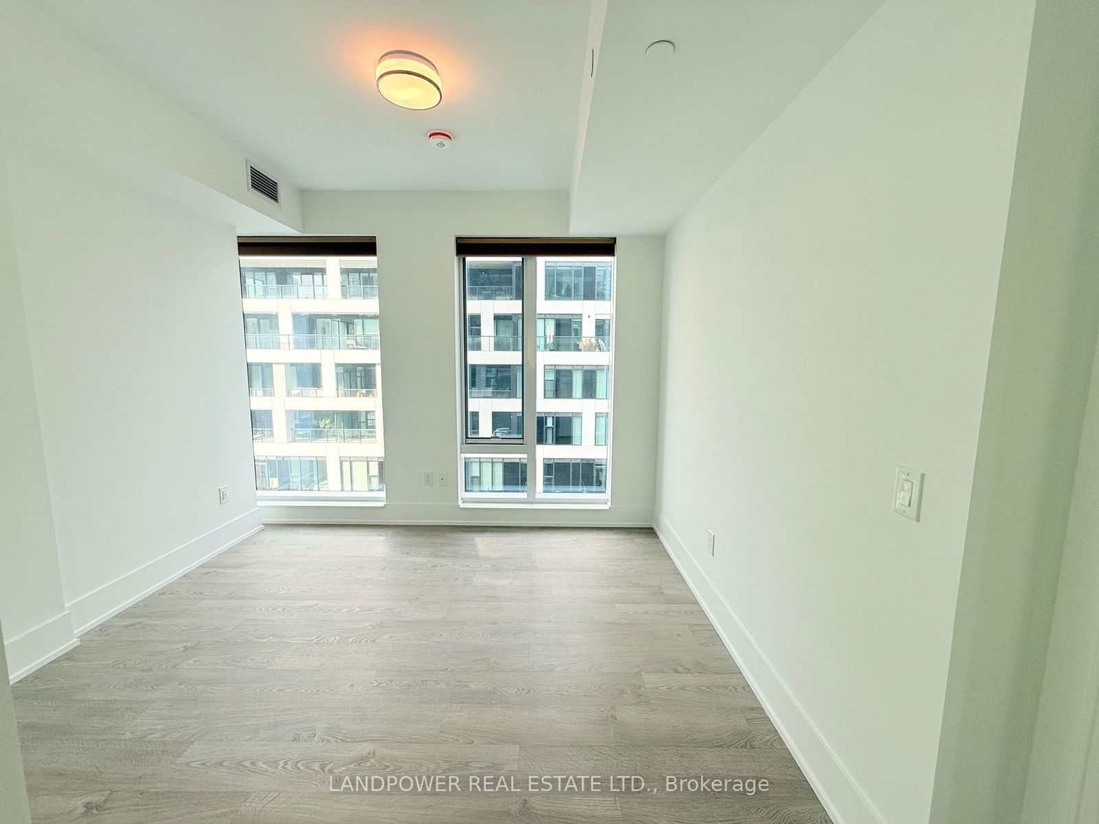 480 Front St W, unit 806 for rent