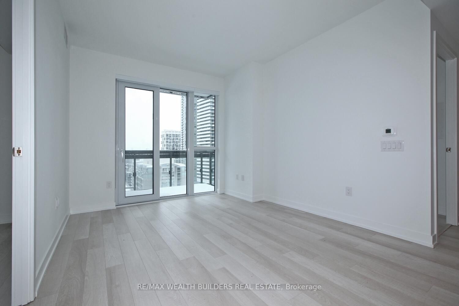 39 Roehampton Ave, unit 1404 for rent