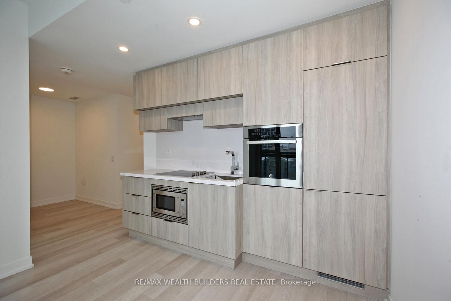 39 Roehampton Ave, unit 1404 for rent