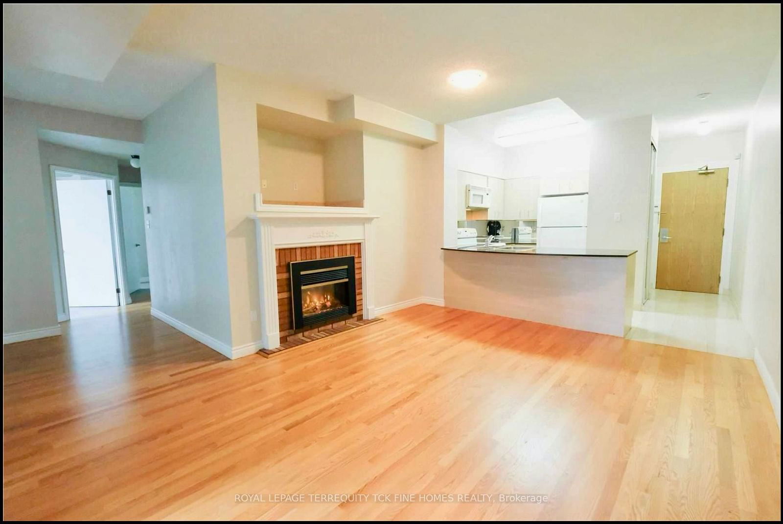 105 Victoria St, unit LPH6 for rent