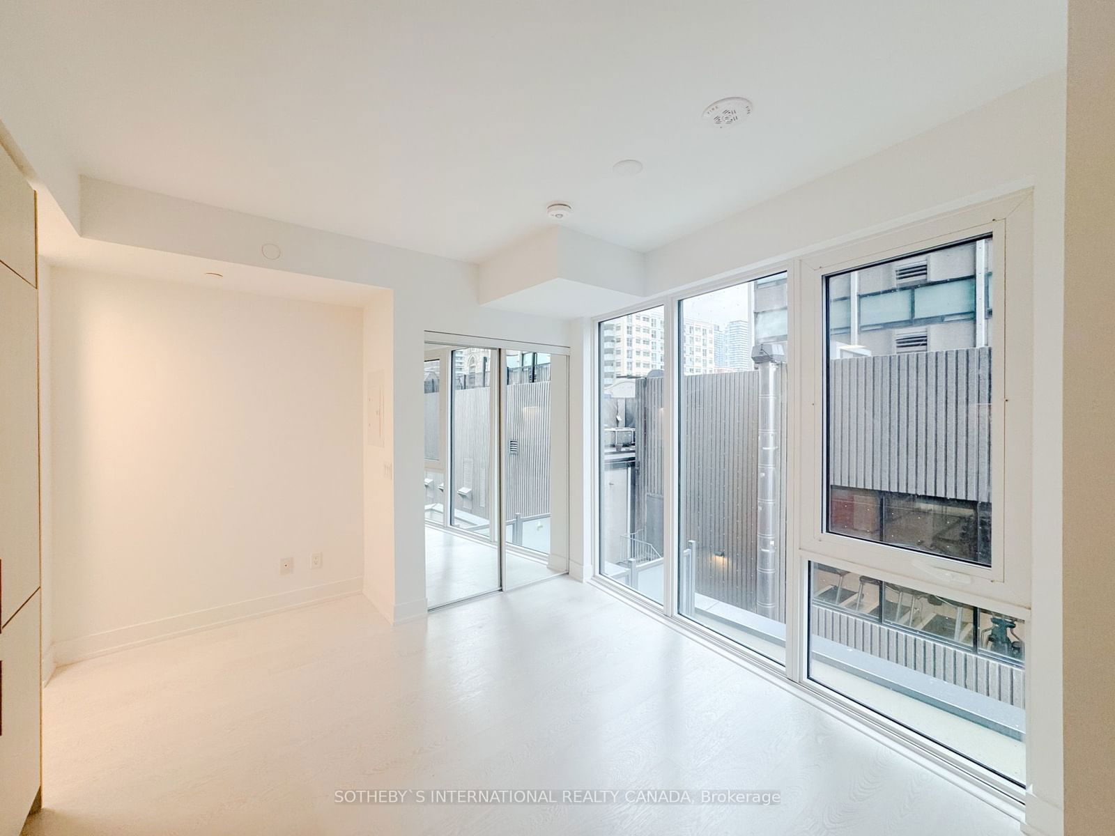 308 Jarvis St, unit 410 for rent