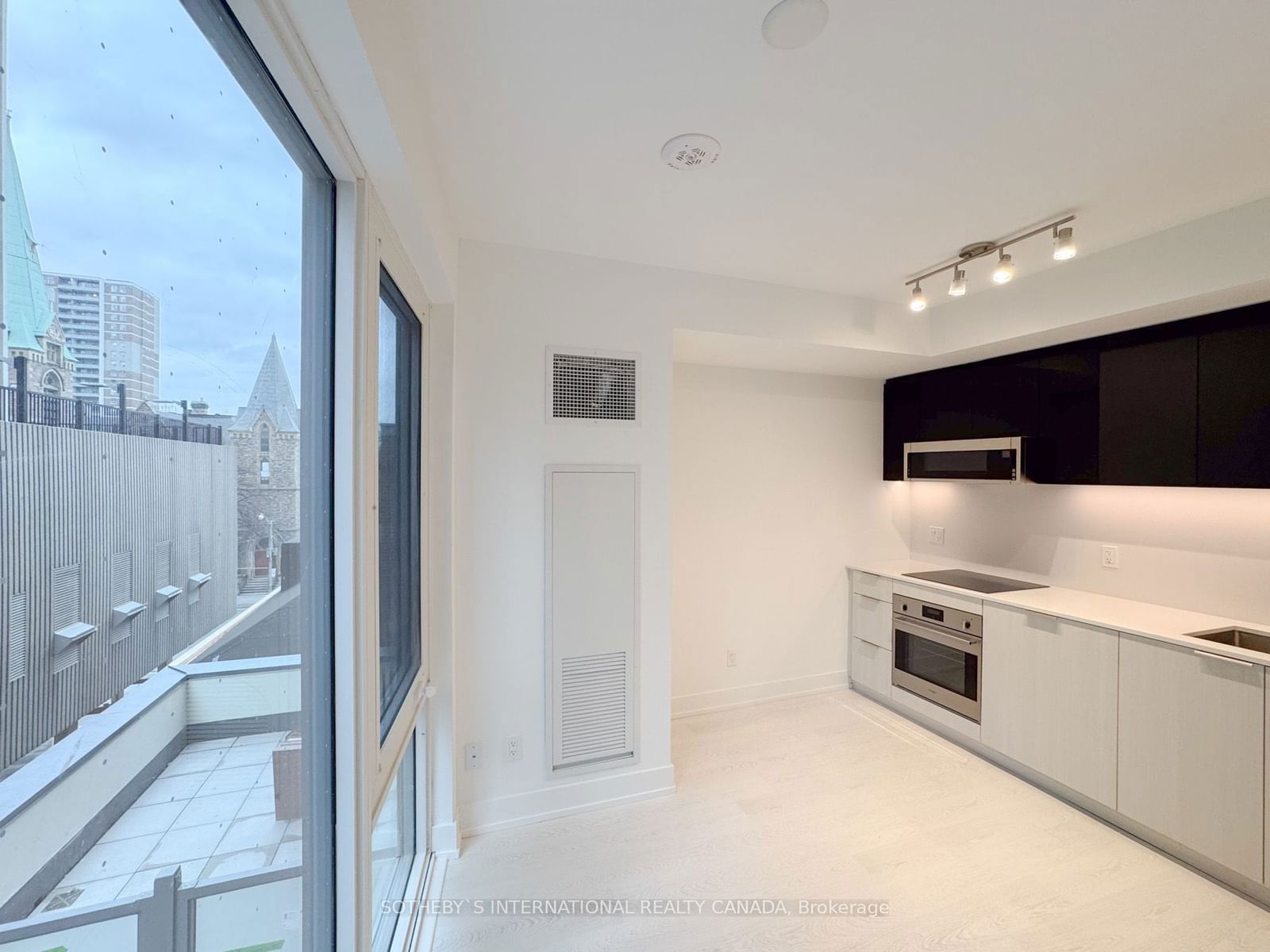 308 Jarvis St, unit 410 for rent