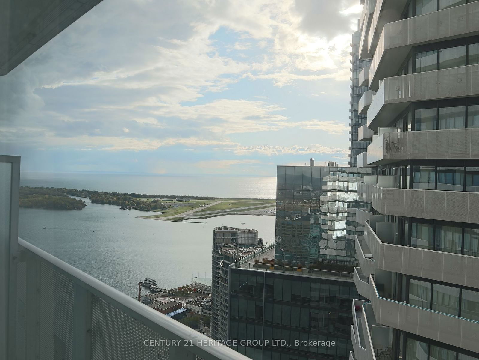 88 Harbour St, unit 5202 for rent