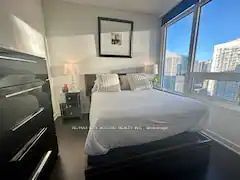 19 Bathurst St, unit 3711 for sale