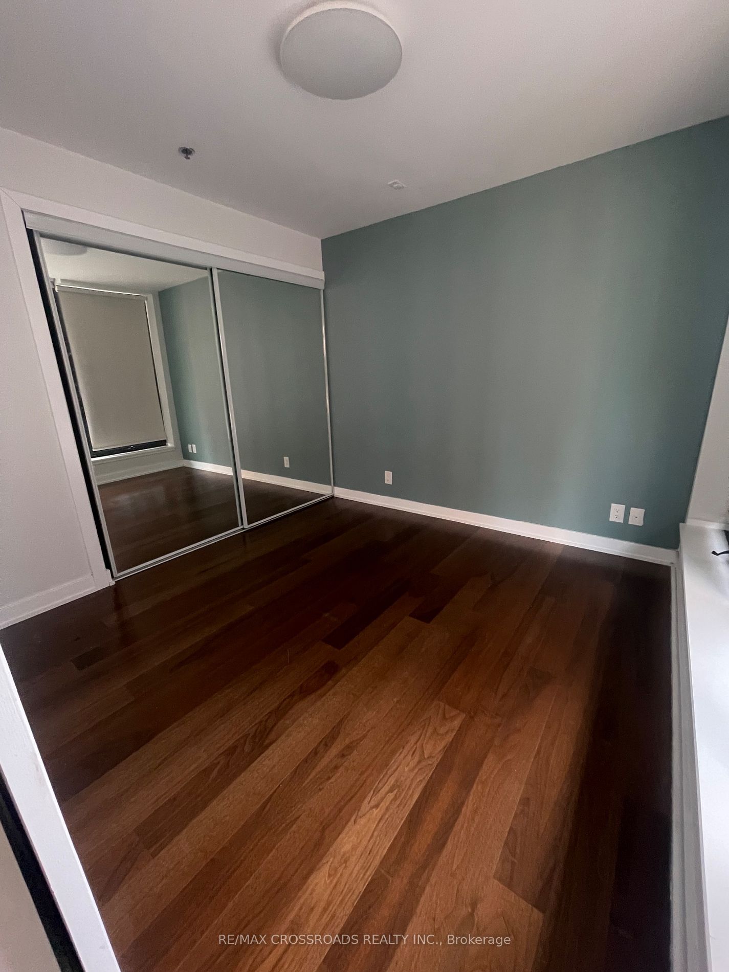 15 Beverley St, unit 505 for rent