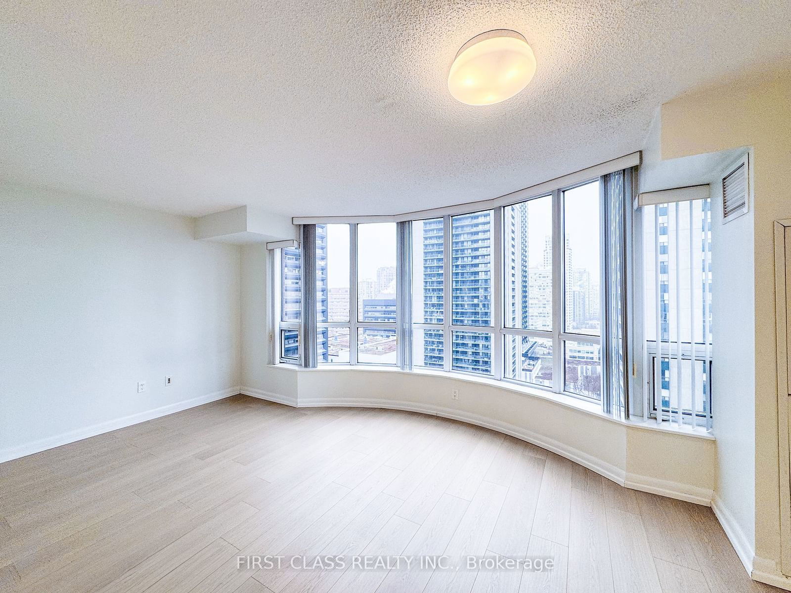 33 Sheppard Ave E, unit 1809 for rent