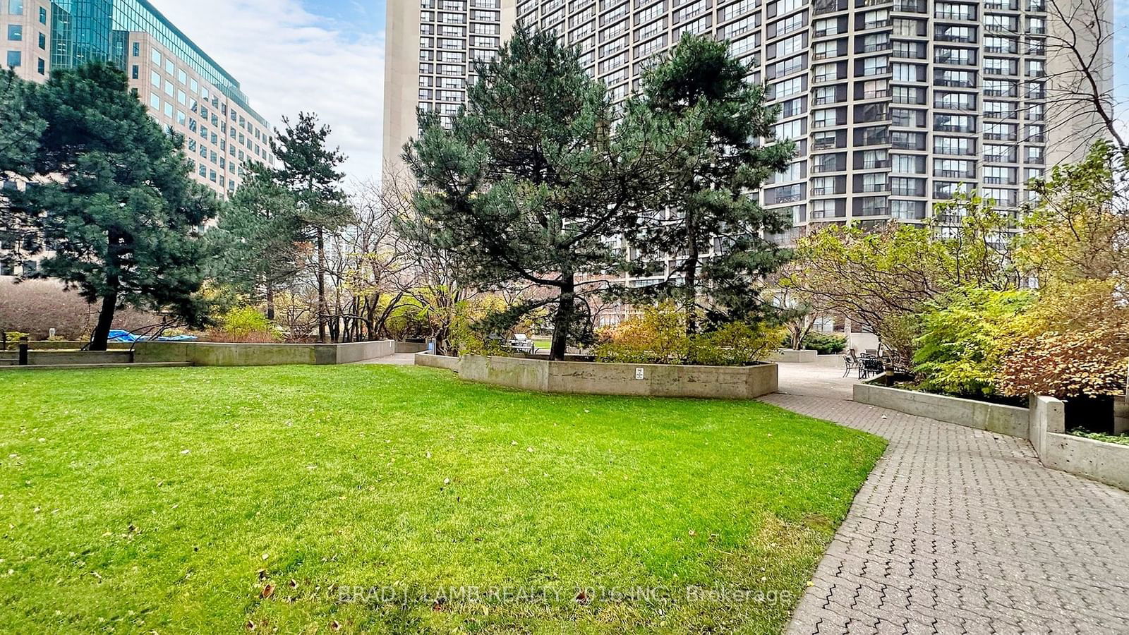 65 Harbour Sq, unit 2902 for rent