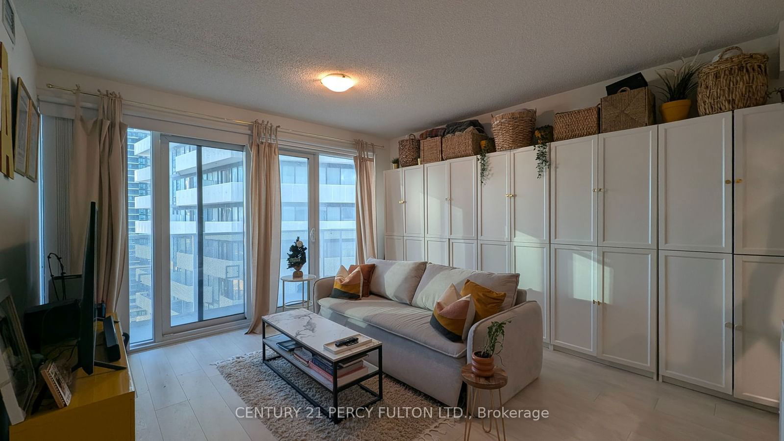 100 Harbour St, unit 1606 for rent