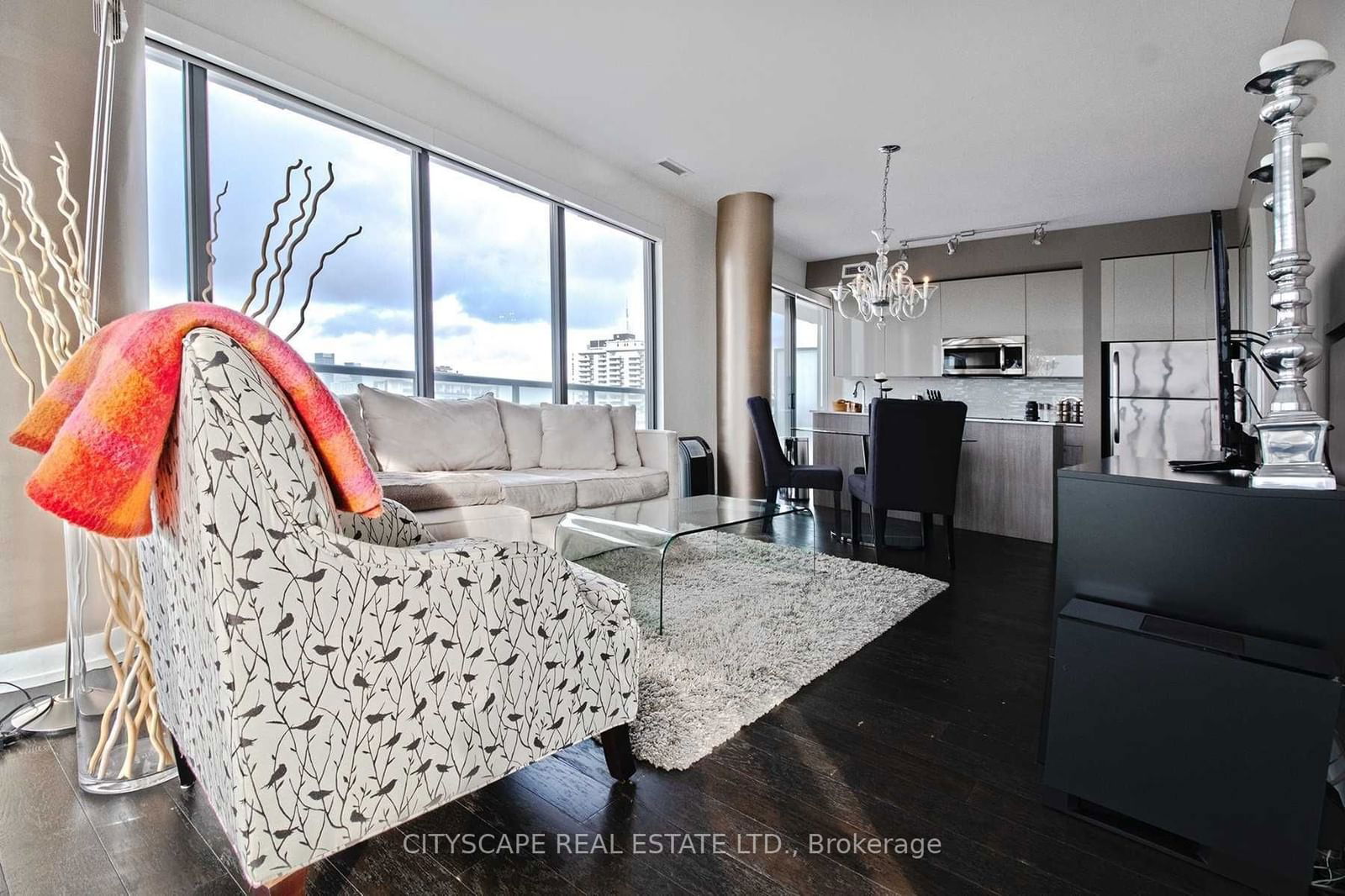 1815 Yonge St, unit 1904 for rent