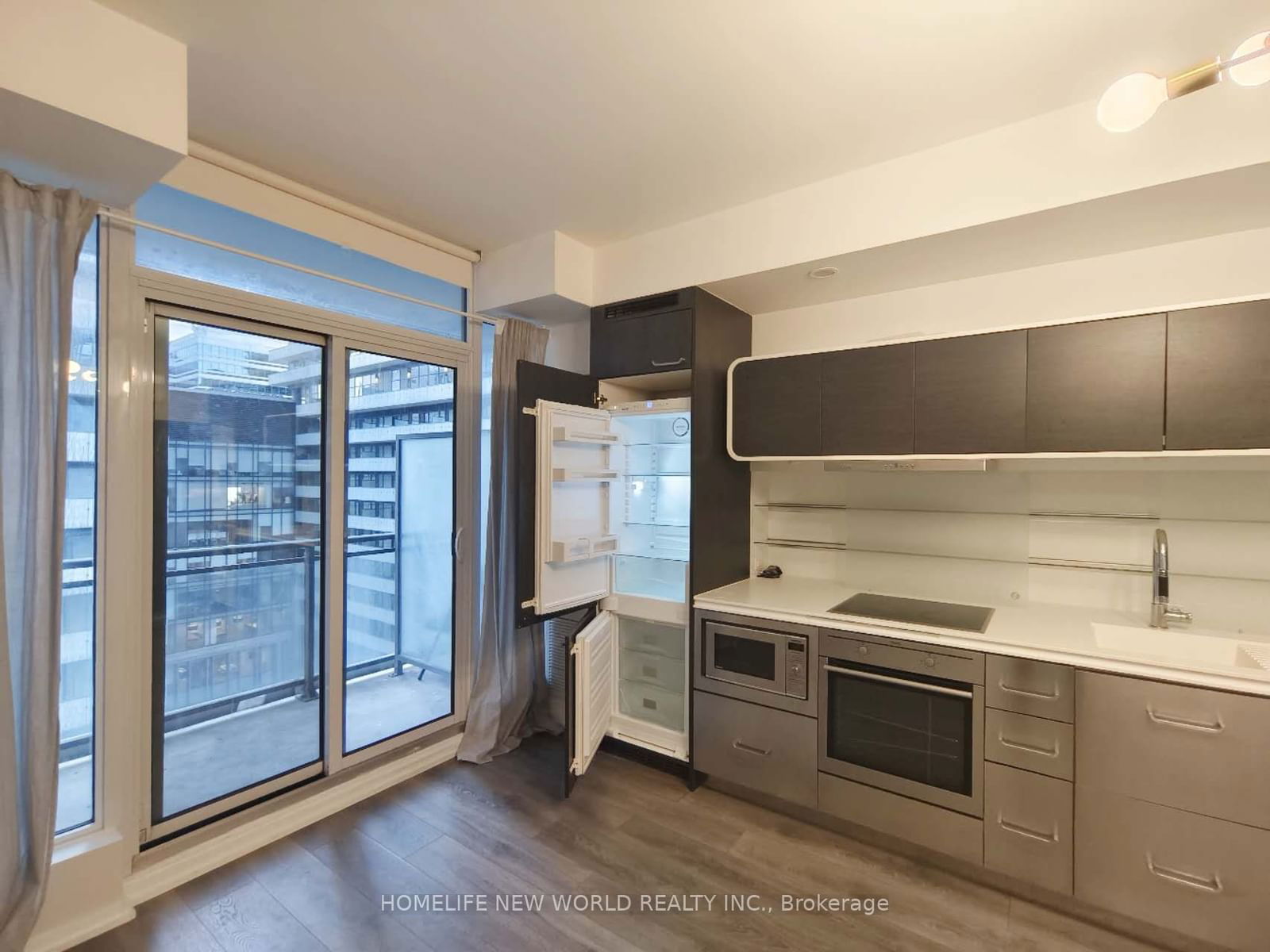 45 Charles St E, unit 1108 for sale