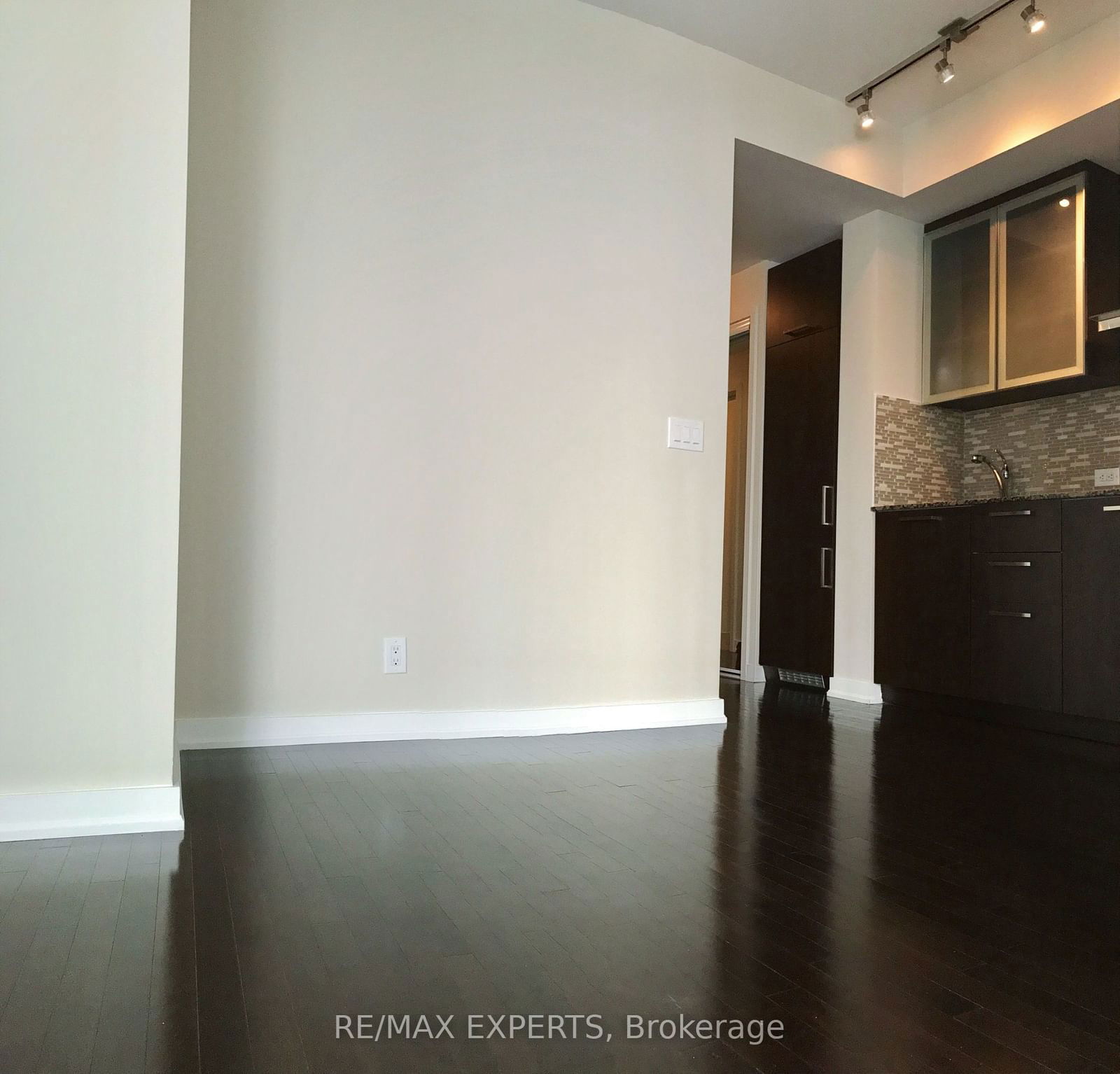 14 York St, unit 2805 for rent