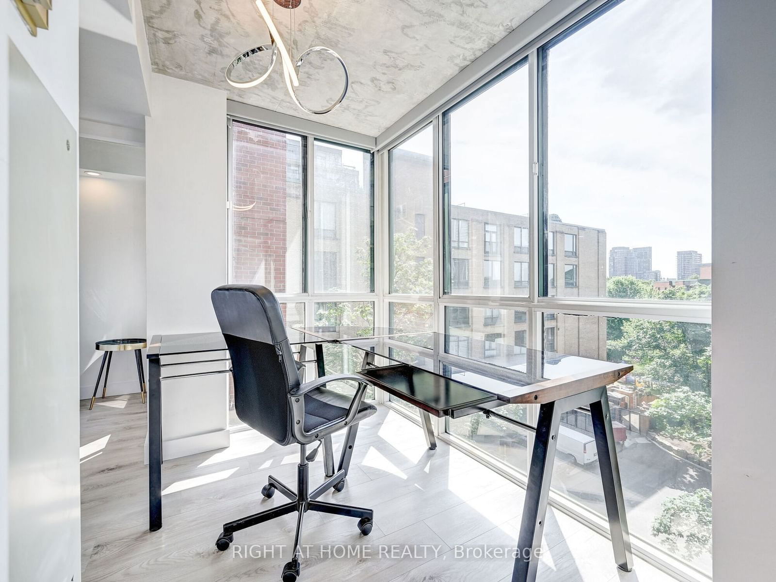 801 King St W, unit 525 for rent