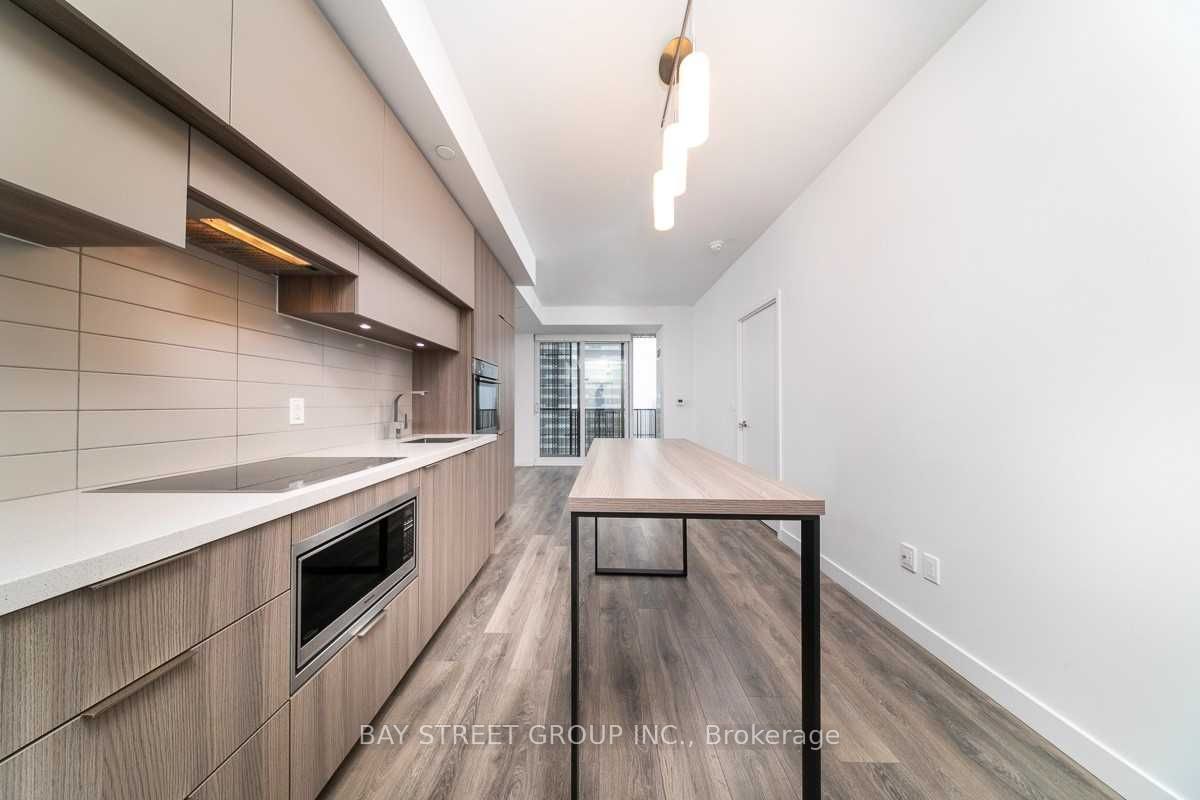 8 Eglinton Ave E, unit 1401 for rent