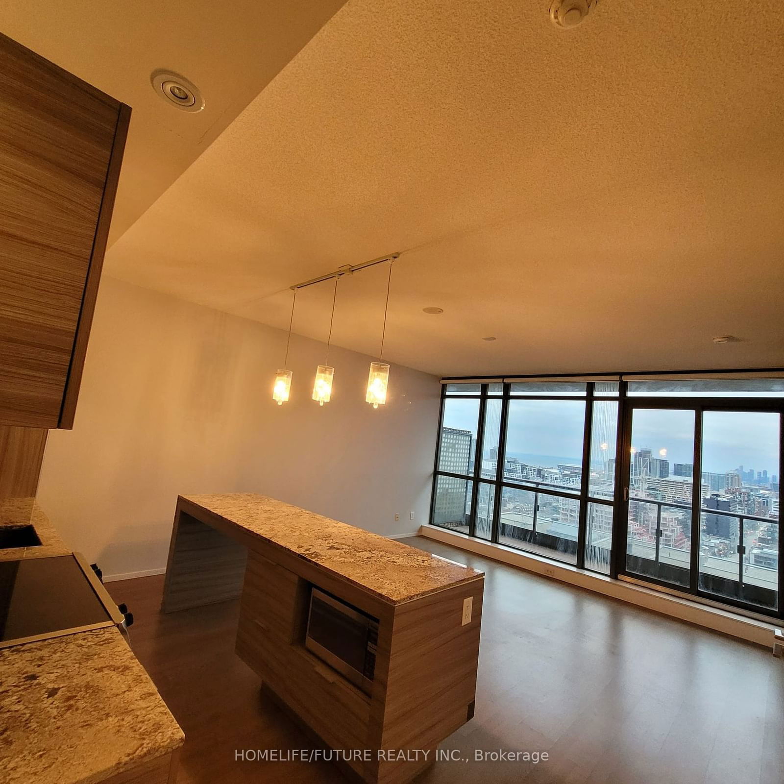 8 Charlotte St, unit 2501 for rent