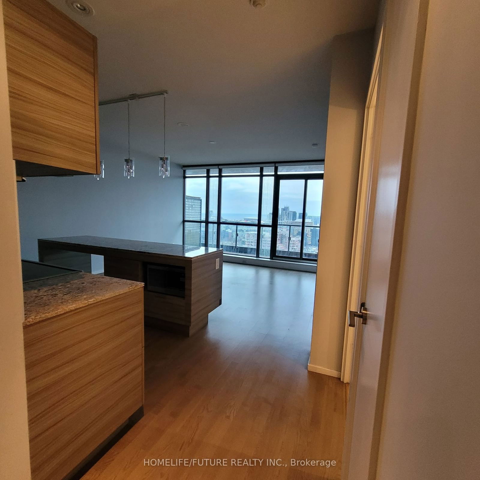 8 Charlotte St, unit 2501 for rent