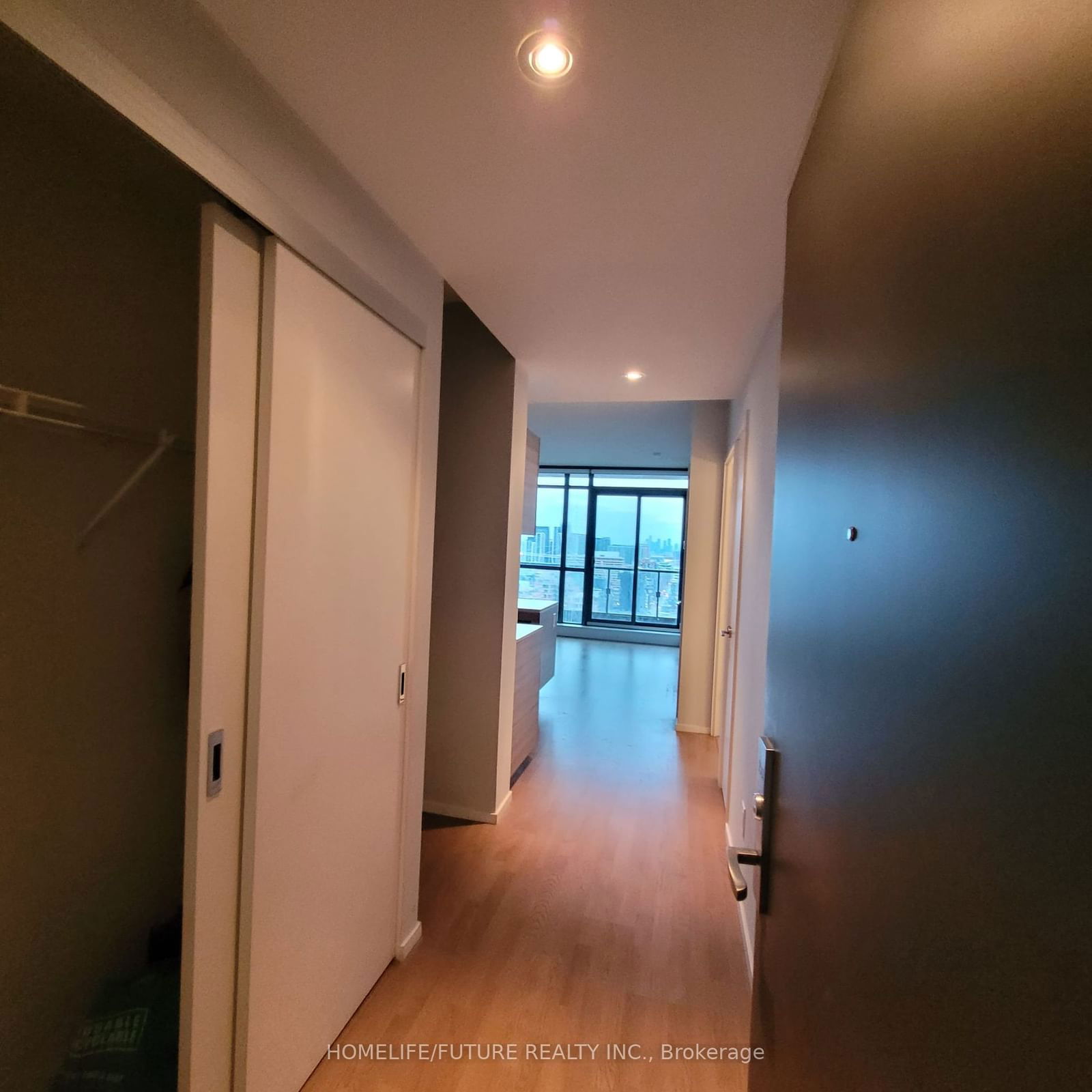 8 Charlotte St, unit 2501 for rent