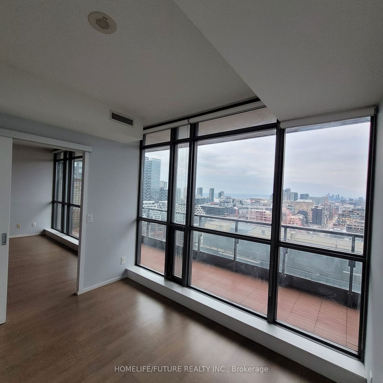 8 Charlotte St, unit 2501 for rent