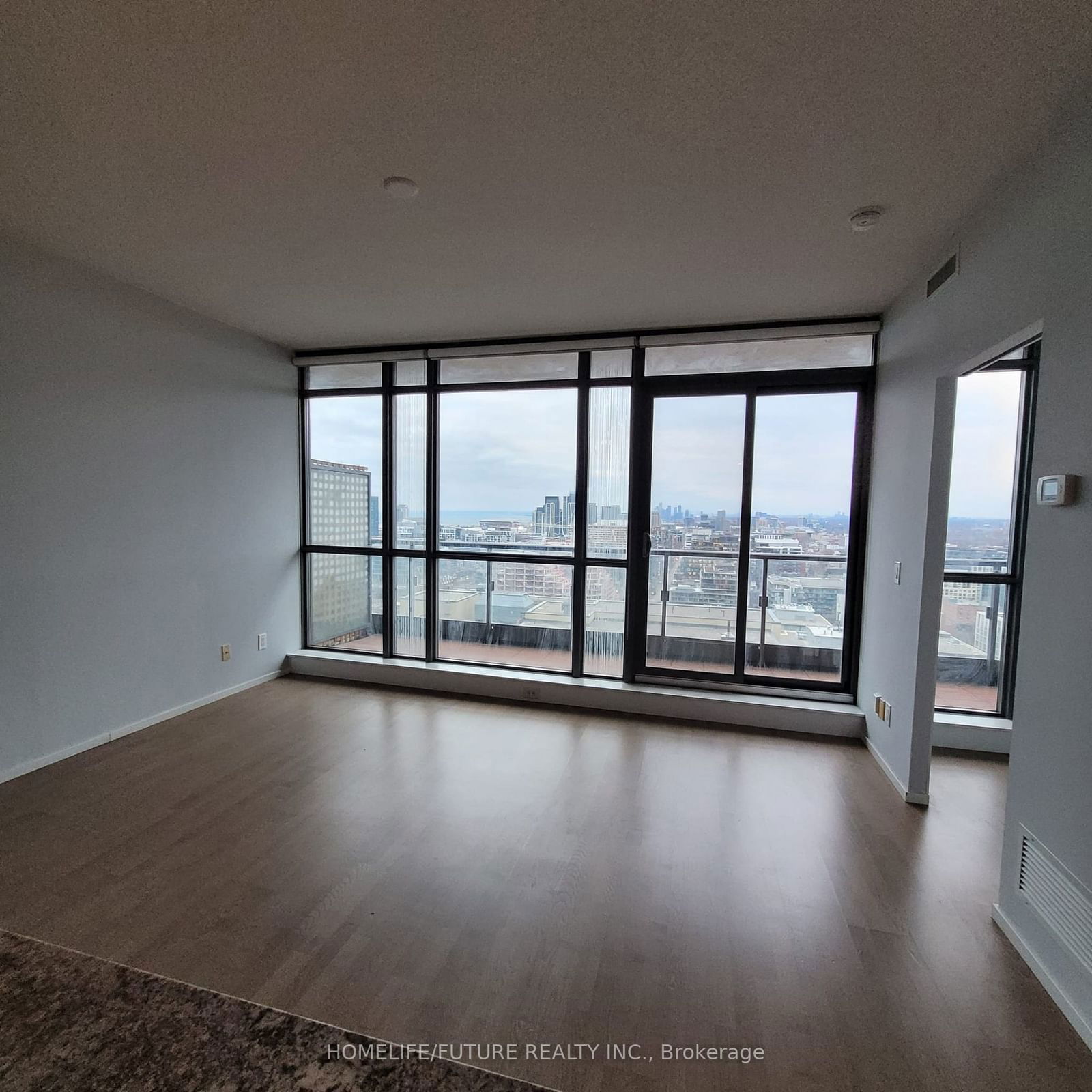 8 Charlotte St, unit 2501 for rent