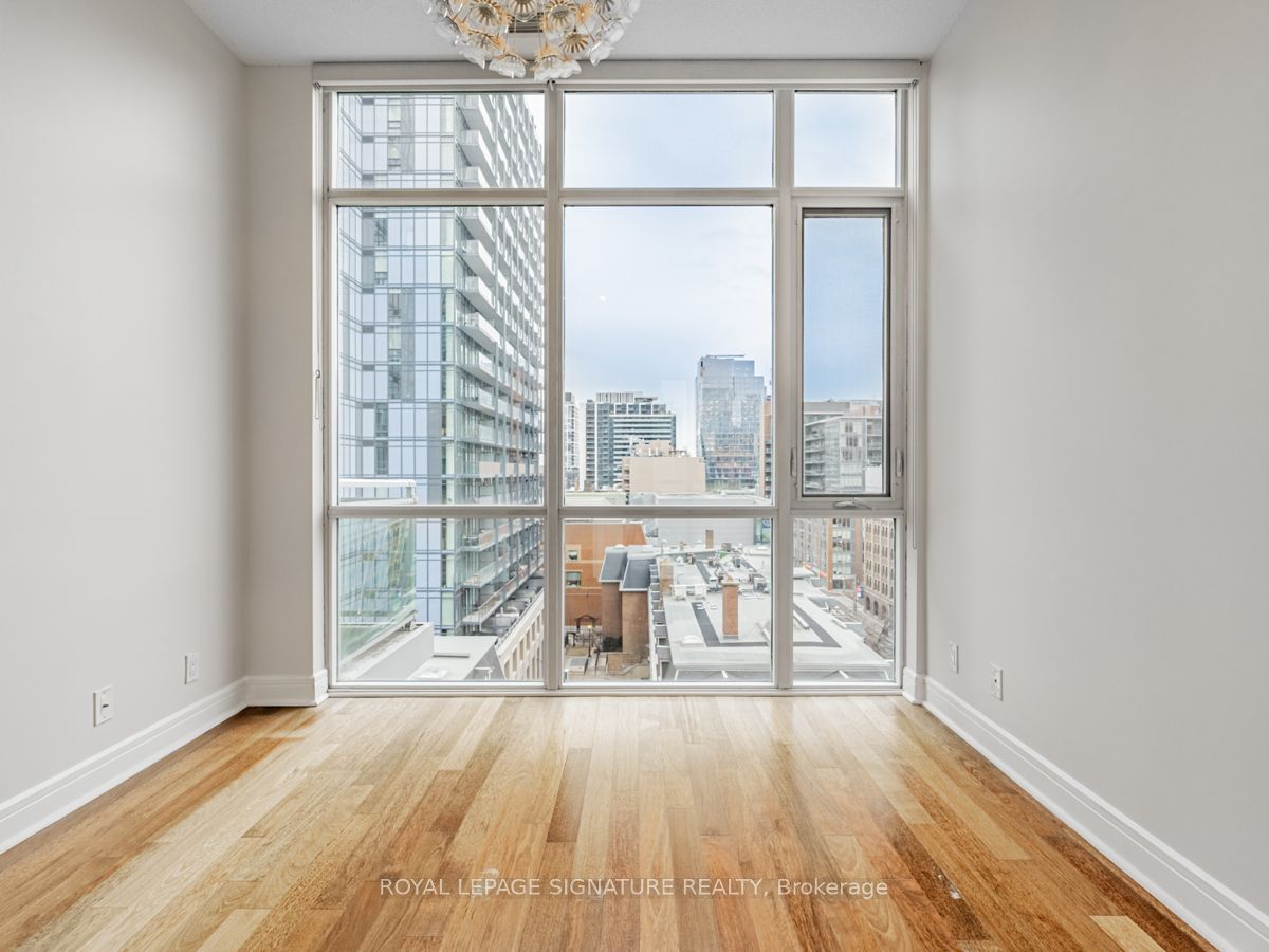 112 George St, unit 813s for sale