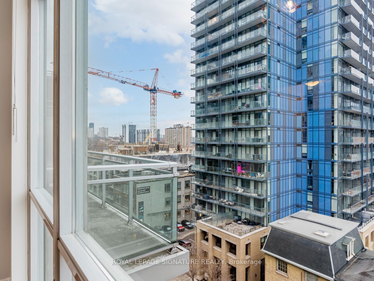 112 George St, unit 813s for sale