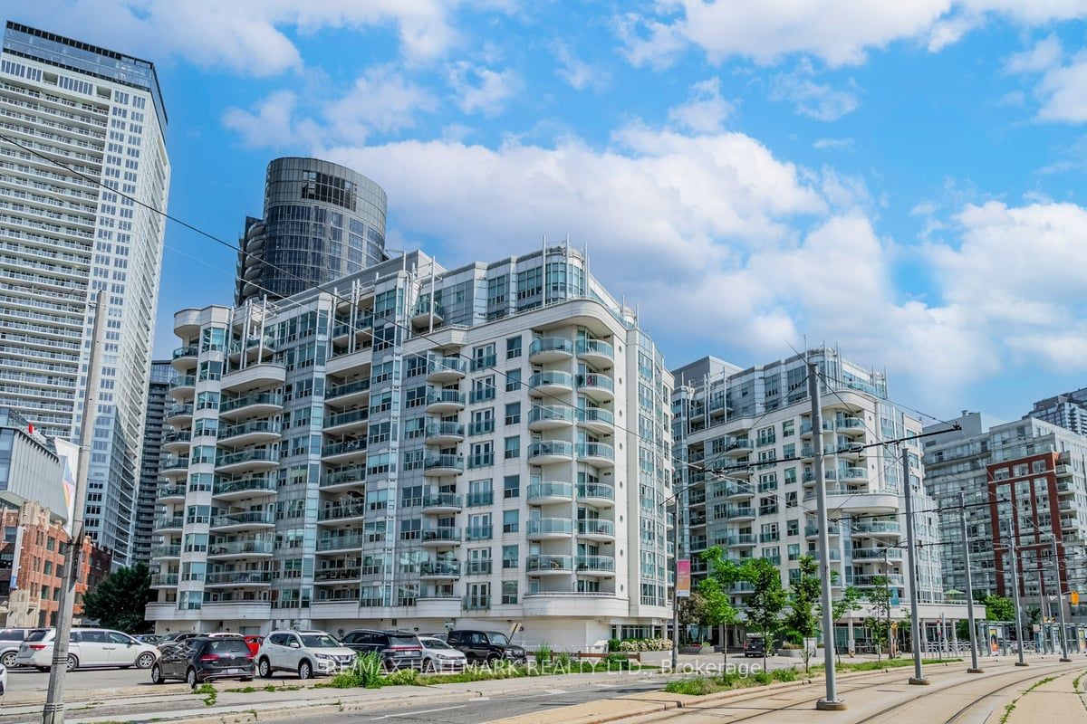 600 Queens Quay W, unit 930 for rent