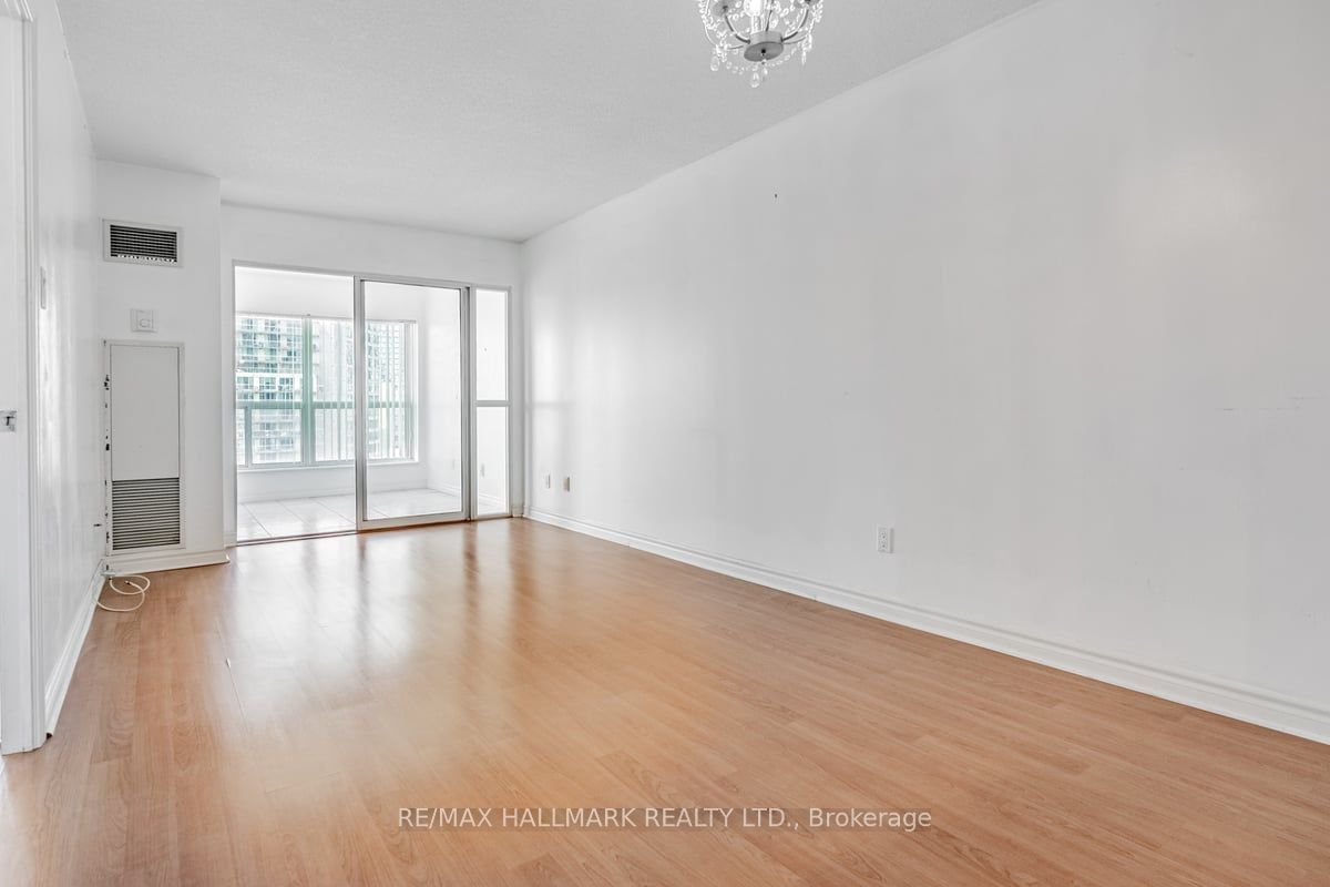 600 Queens Quay W, unit 930 for rent