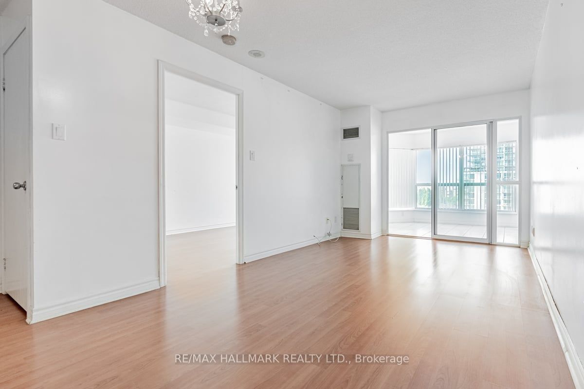 600 Queens Quay W, unit 930 for rent