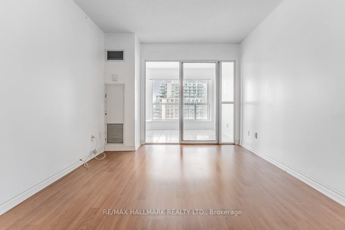 600 Queens Quay W, unit 930 for rent