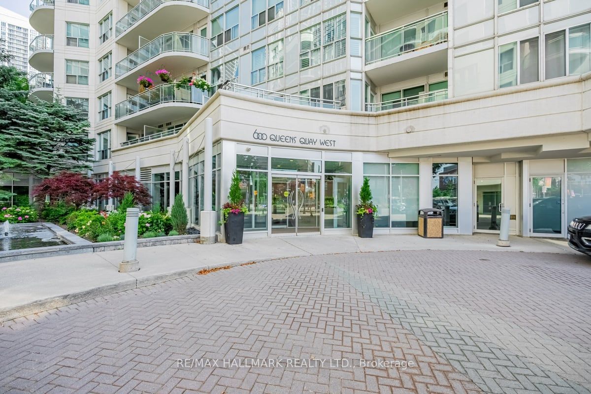 600 Queens Quay W, unit 930 for rent