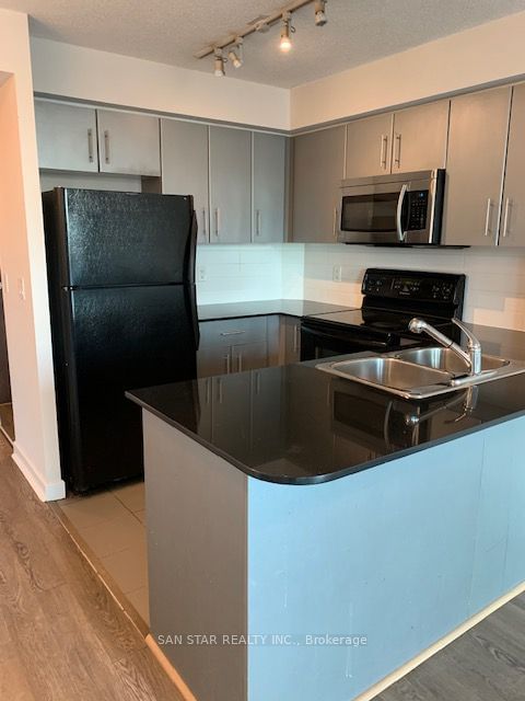 12 Yonge St, unit 803 for rent