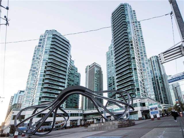 10 Yonge St, unit 1813 for rent